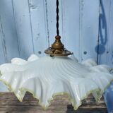 White and yellow opaline suspension