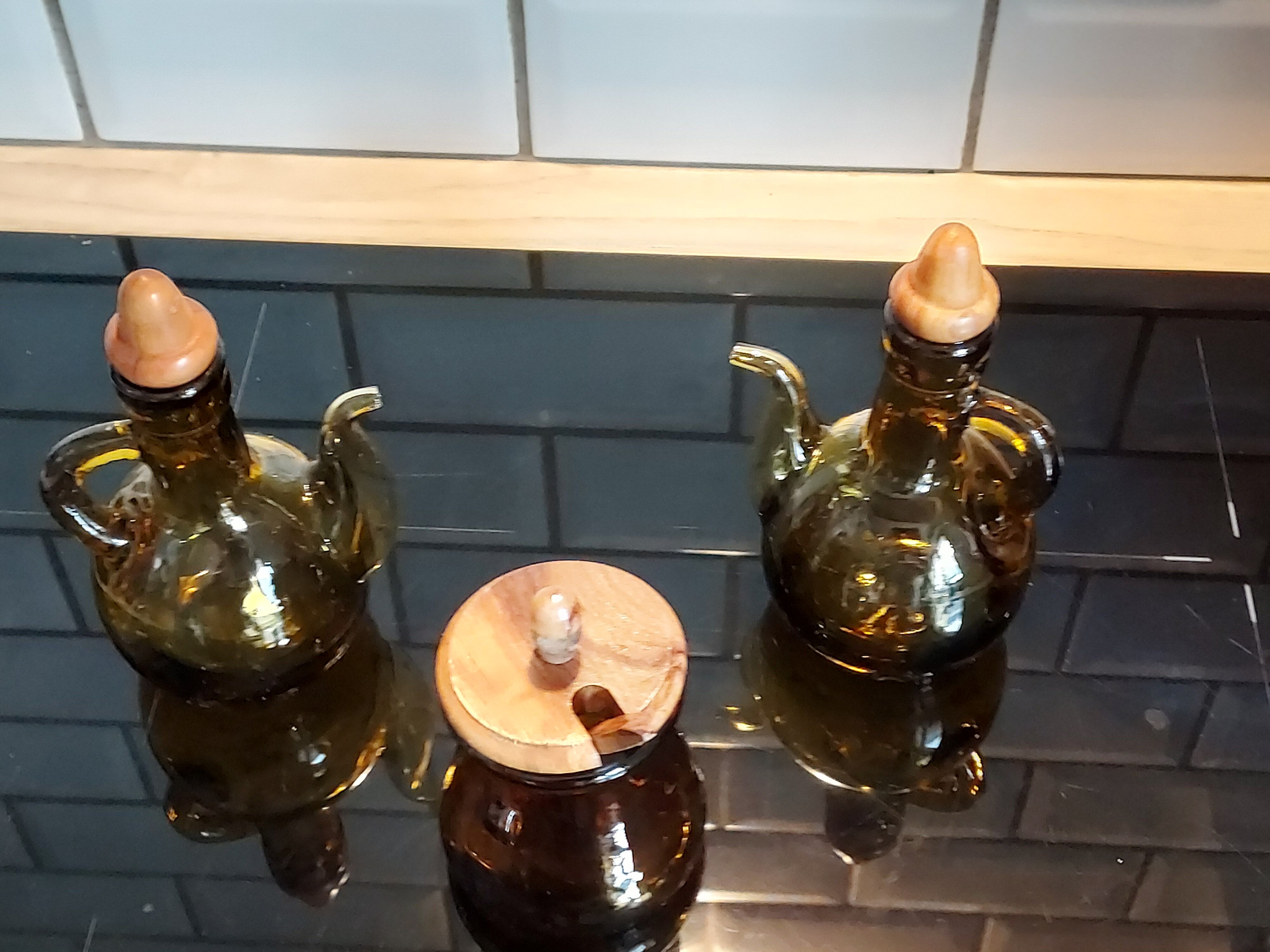 Oil and vinegar serving in amber glass