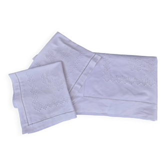 Antique linen Large sheets & 2 pillowcases Hand embroidered openwork butterflies