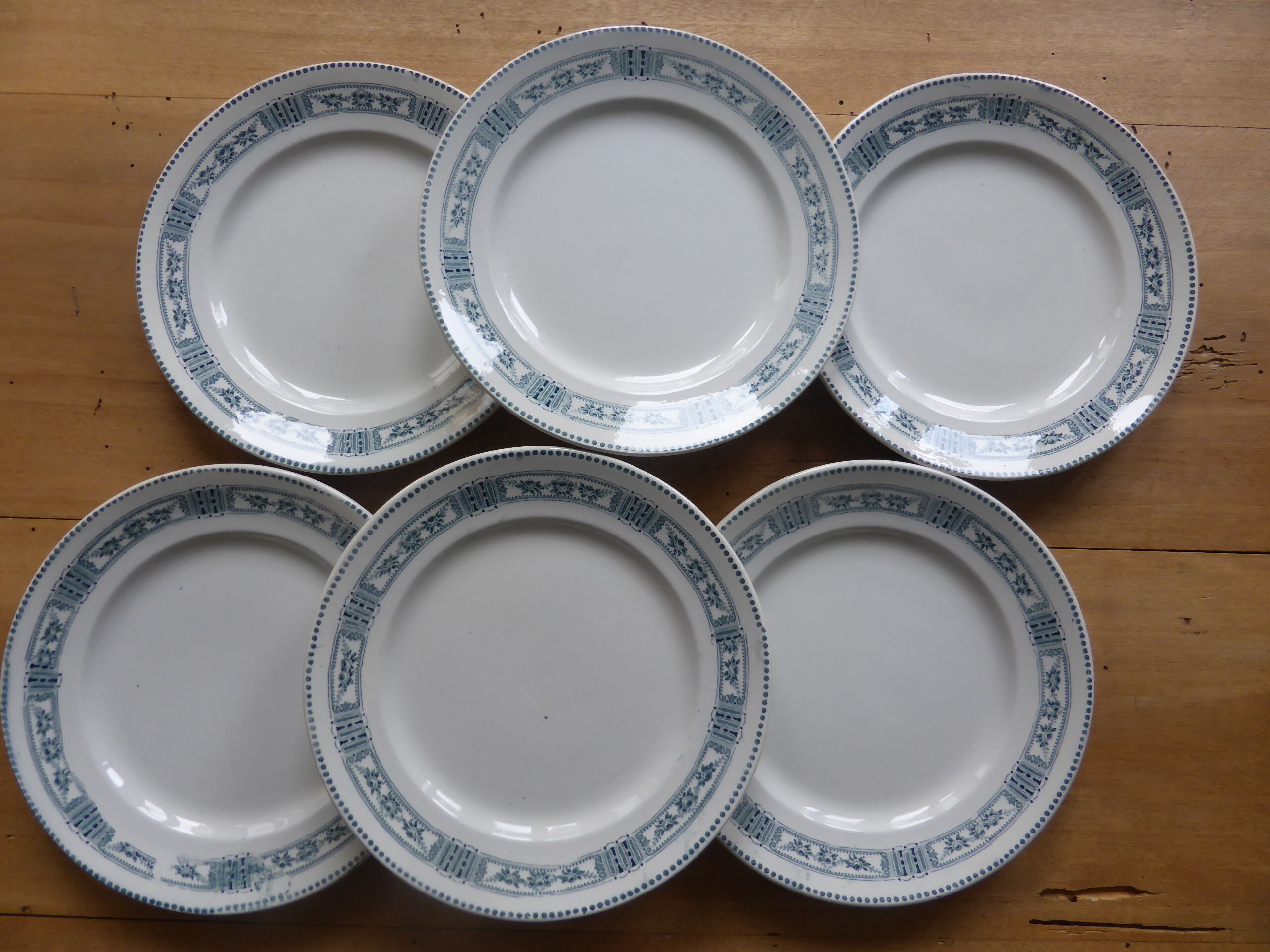 Set de 6 assiettes à dessert en terre de fer du Moulin des Loups modèle Pasteur
