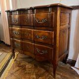 Classic chest of drawers