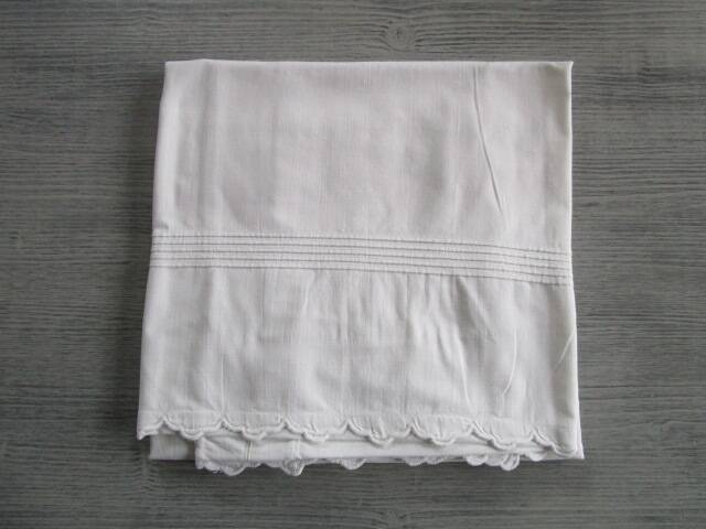 Antique embroidered pillowcase: 77x77cm