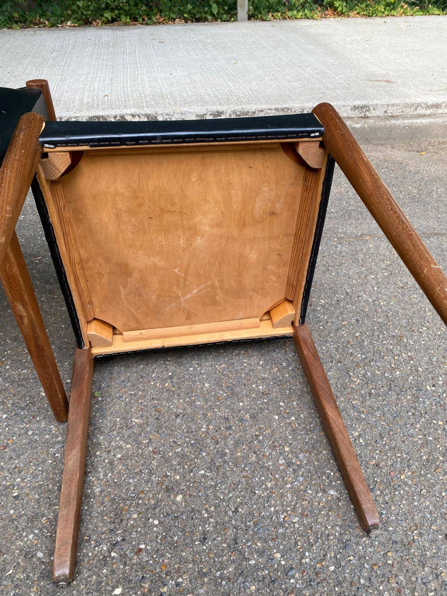 4 dining chairs in Vintage Mid-Century Scandinavian style from the 60s.