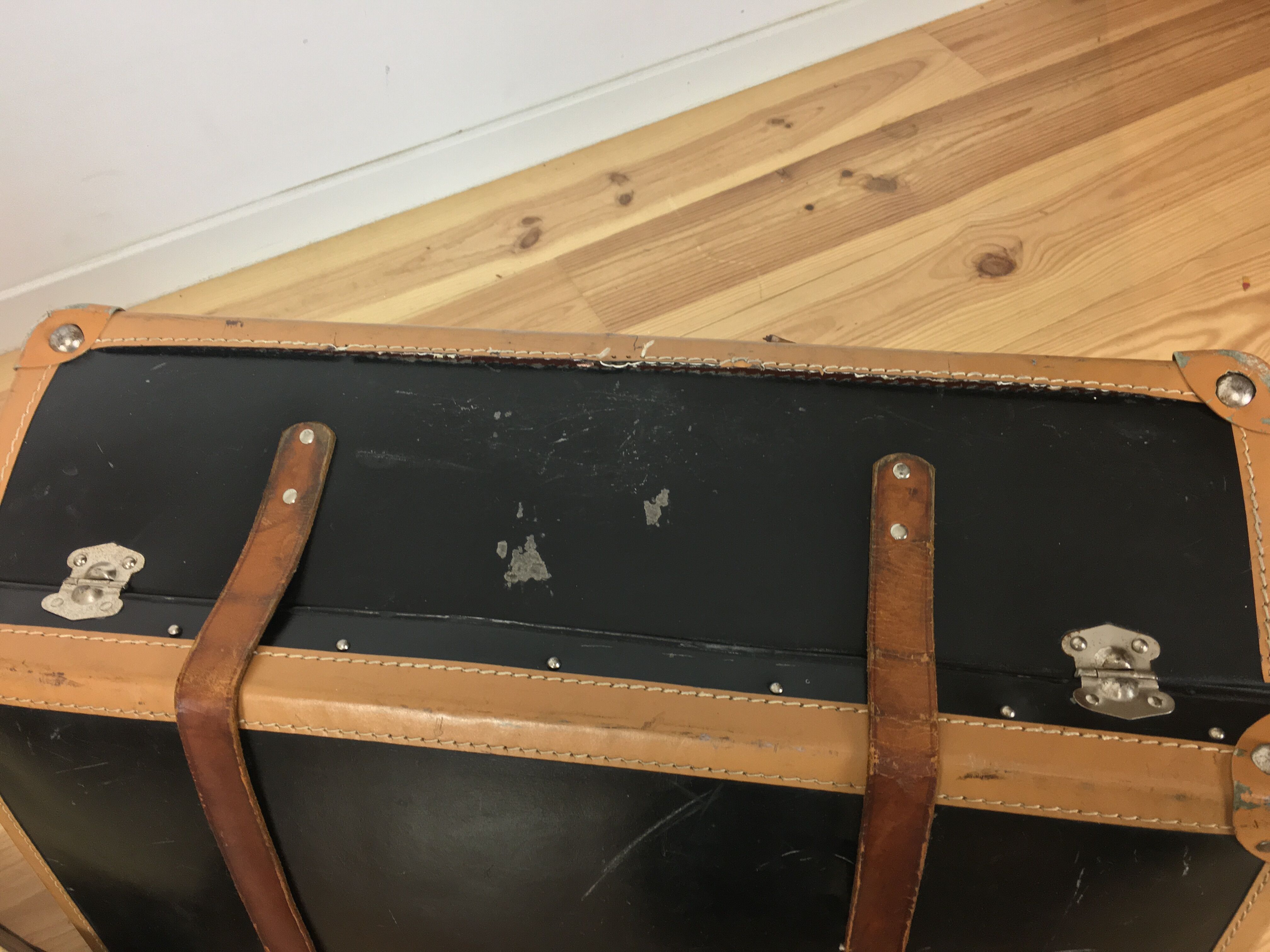 Suite of 2 suitcases, 50s