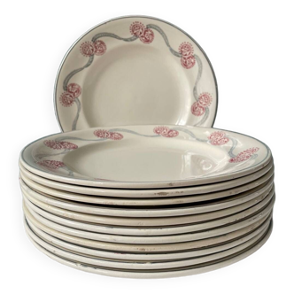 Série de 12 assiettes plates 1900 en faïence de Longwy