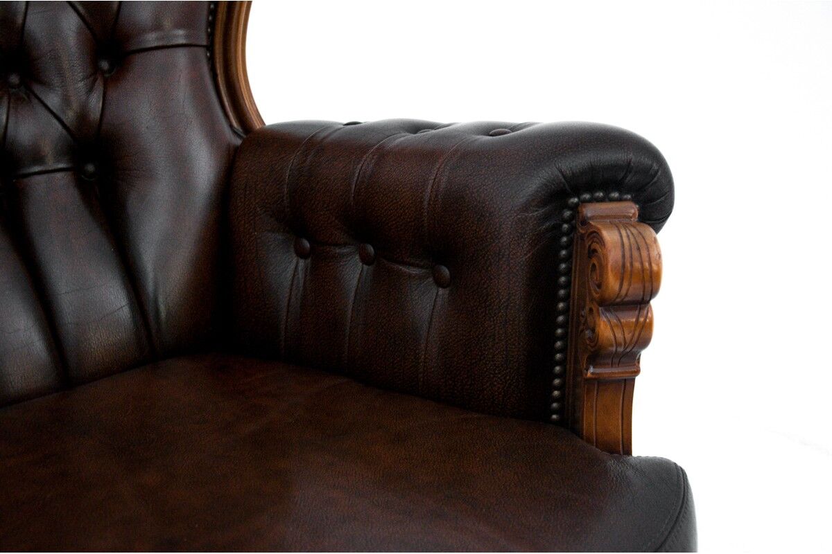 Deep buttoned brown leather salon set