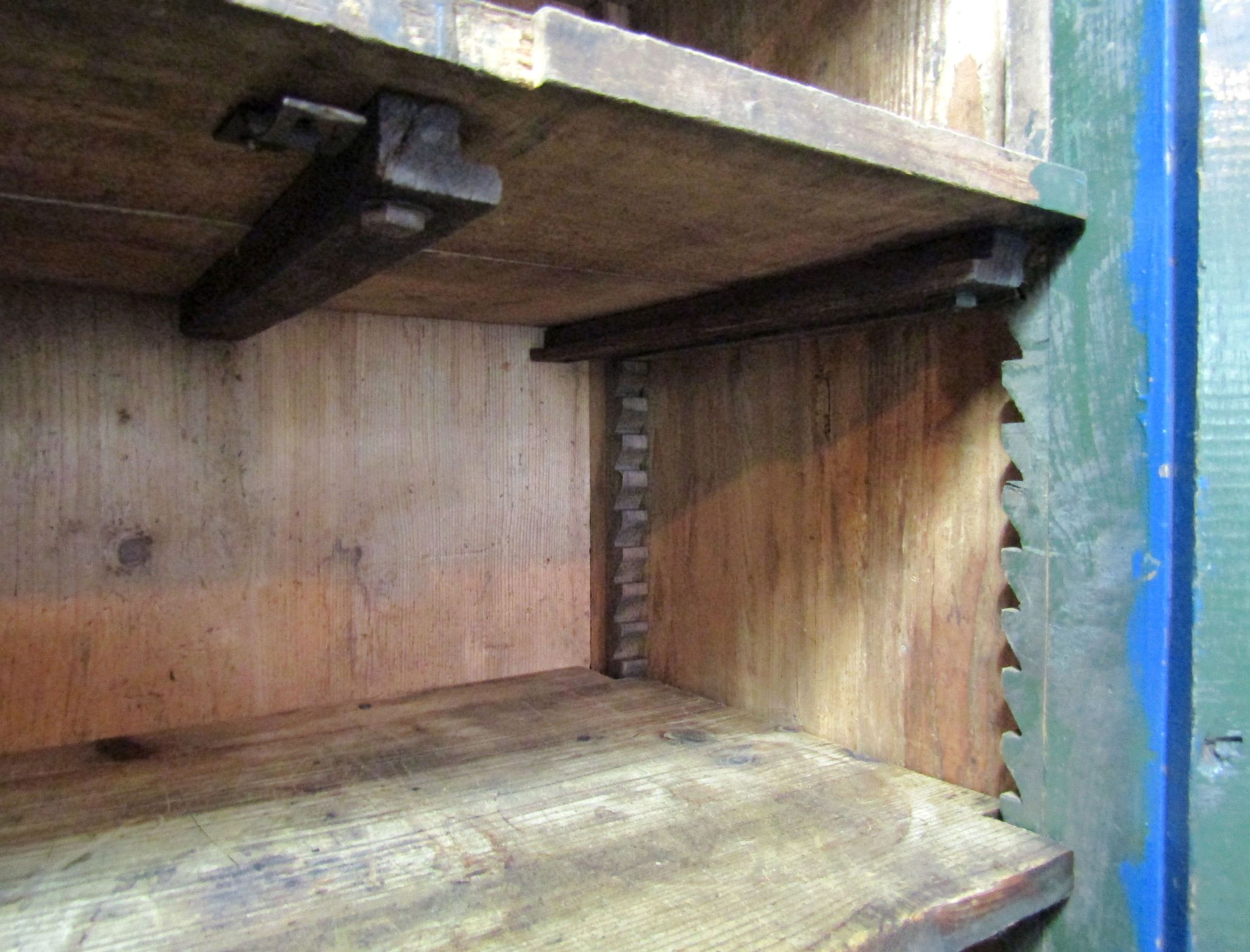 Ancien meuble d'atelier chêne massif