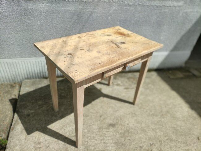 Farm table