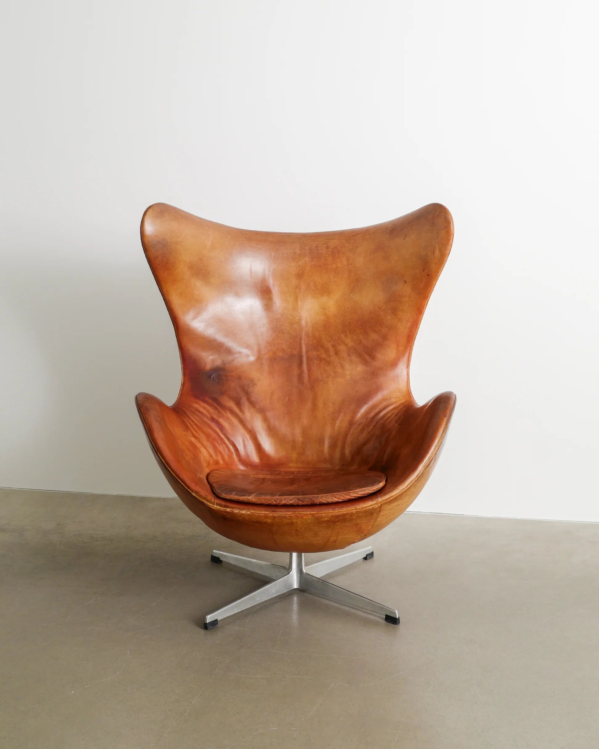 Early Danish "Egg Chair" in Brown Cognac Leather by Arne Jacobsen, 1960s