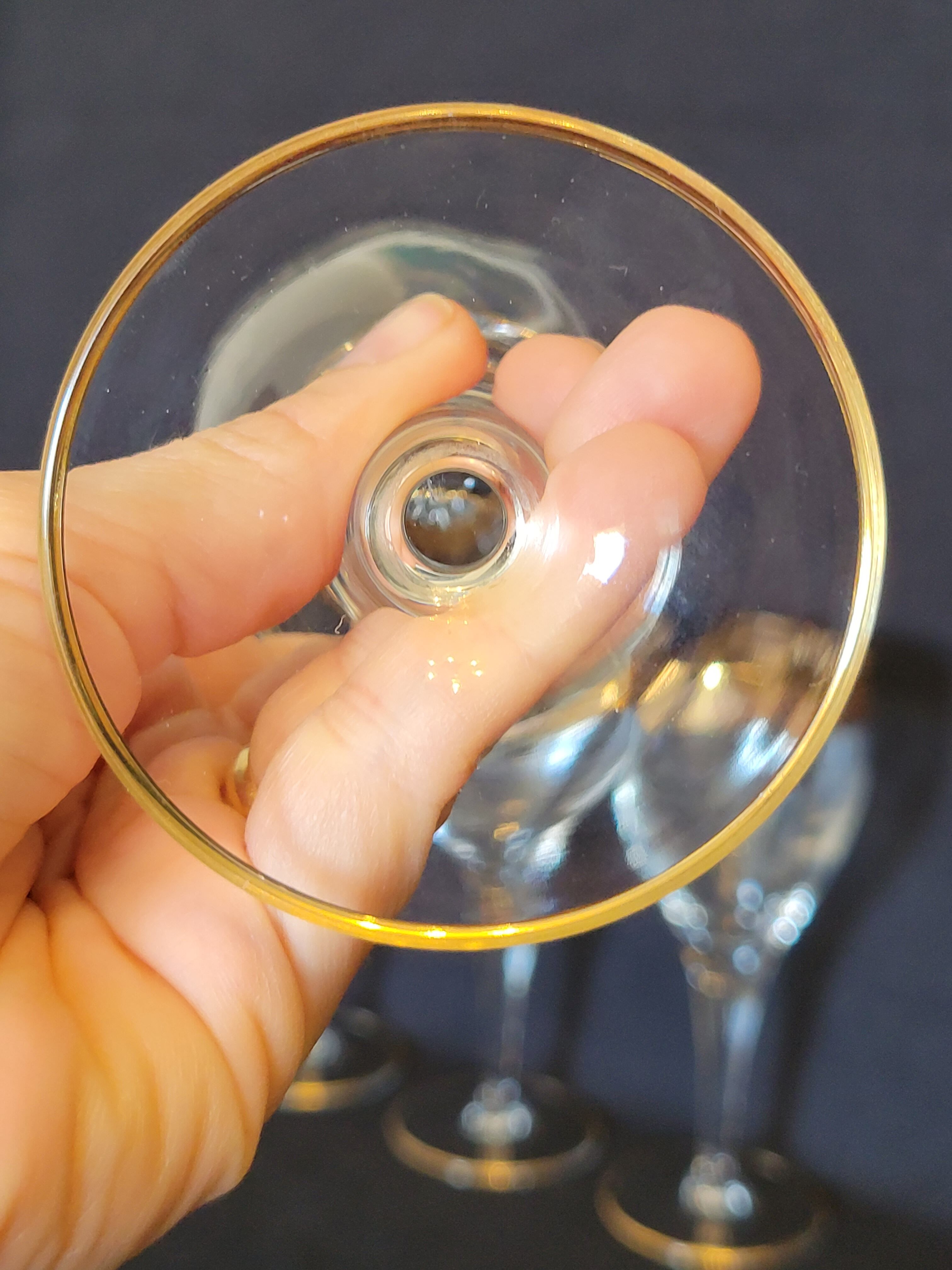 6 old wine glasses in engraved crystal and gold