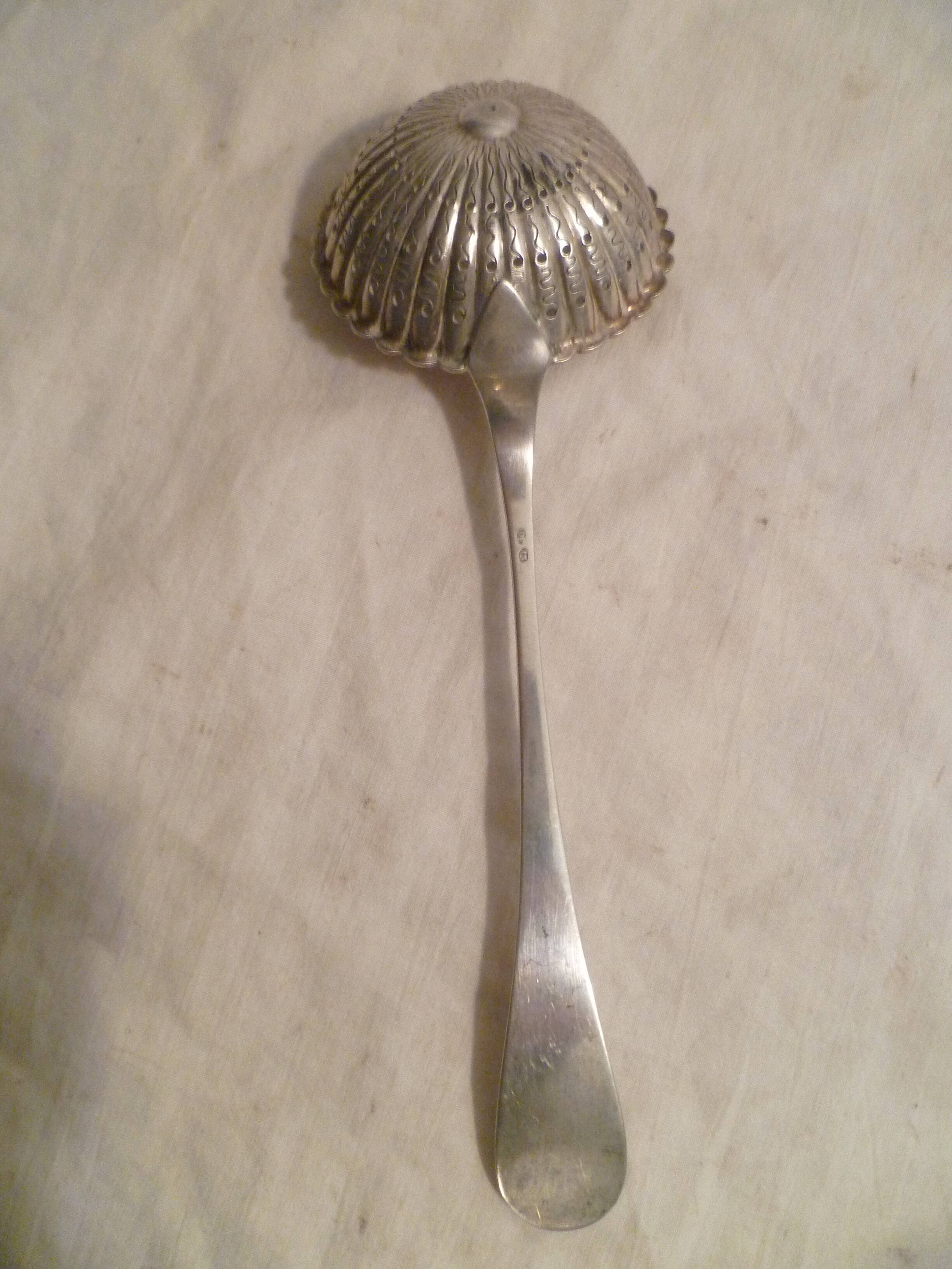 Olive spoon in silver metal df uniplat model