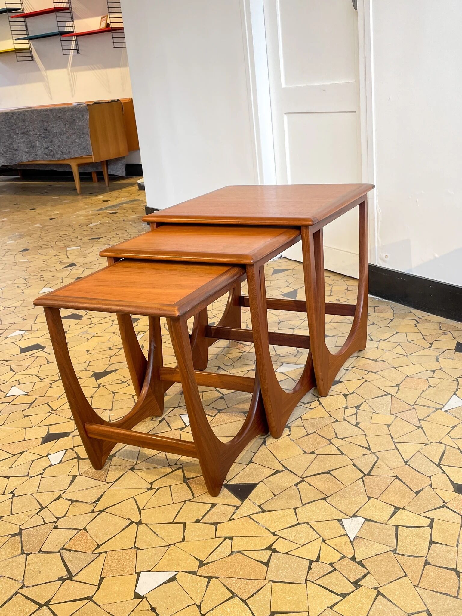 Teak trundle coffee table