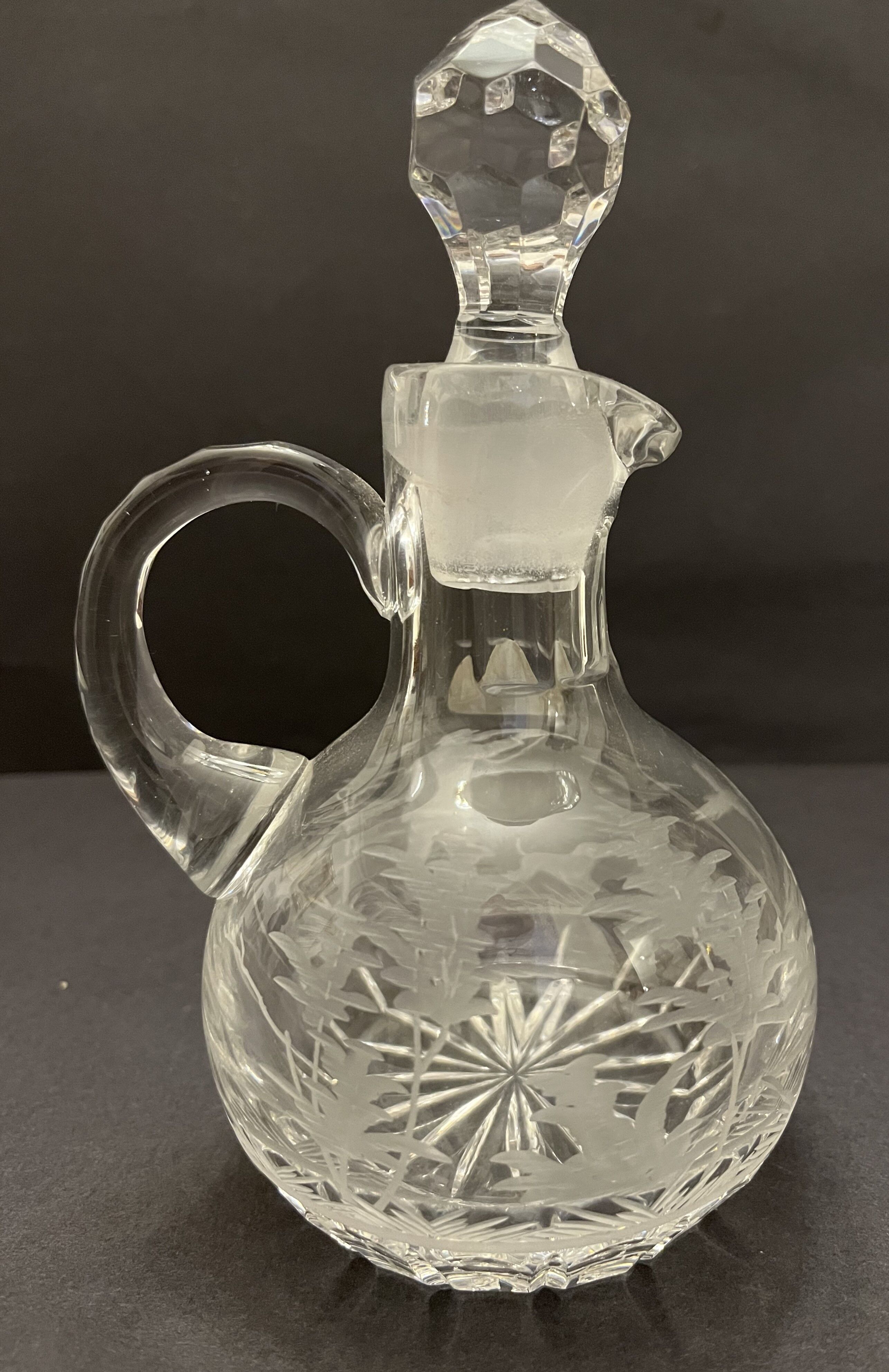 Small carafe in cut crystal