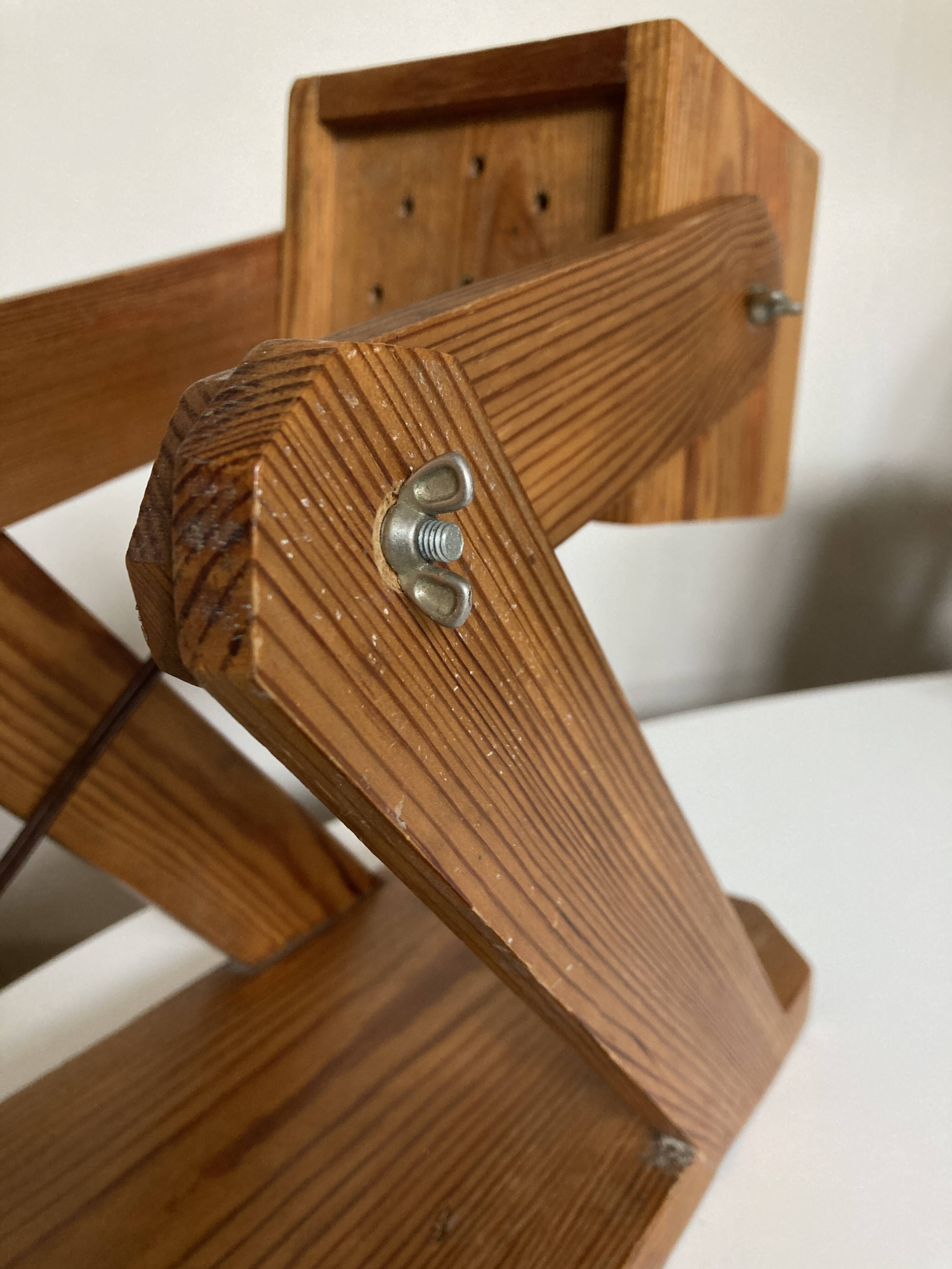 Articulated cocotte lamp in pine wood 1970