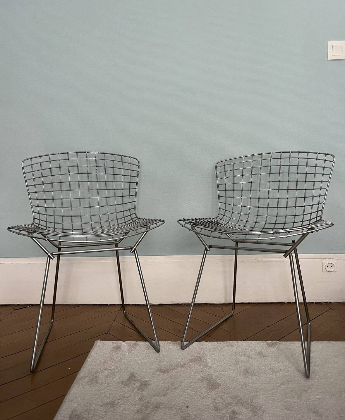 Set of 2 Bertoia chairs