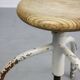 Tabouret pivotant blanc industriel vintage