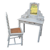 dressing table and chair