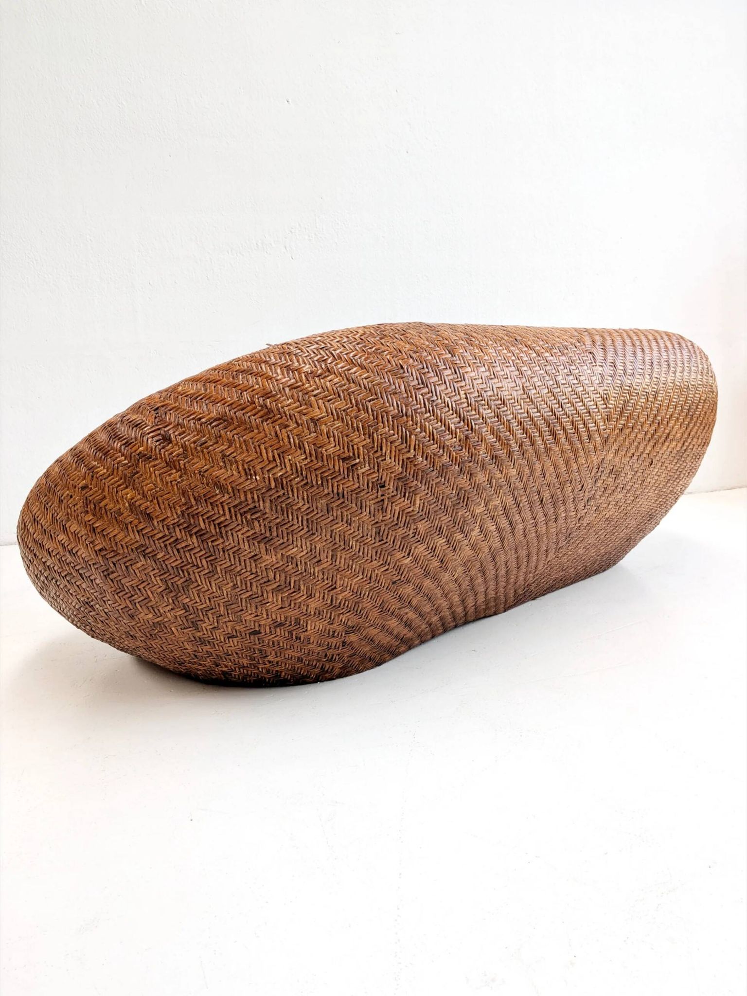 Canapé œuf en rotin tissé par Habitat, années 1970