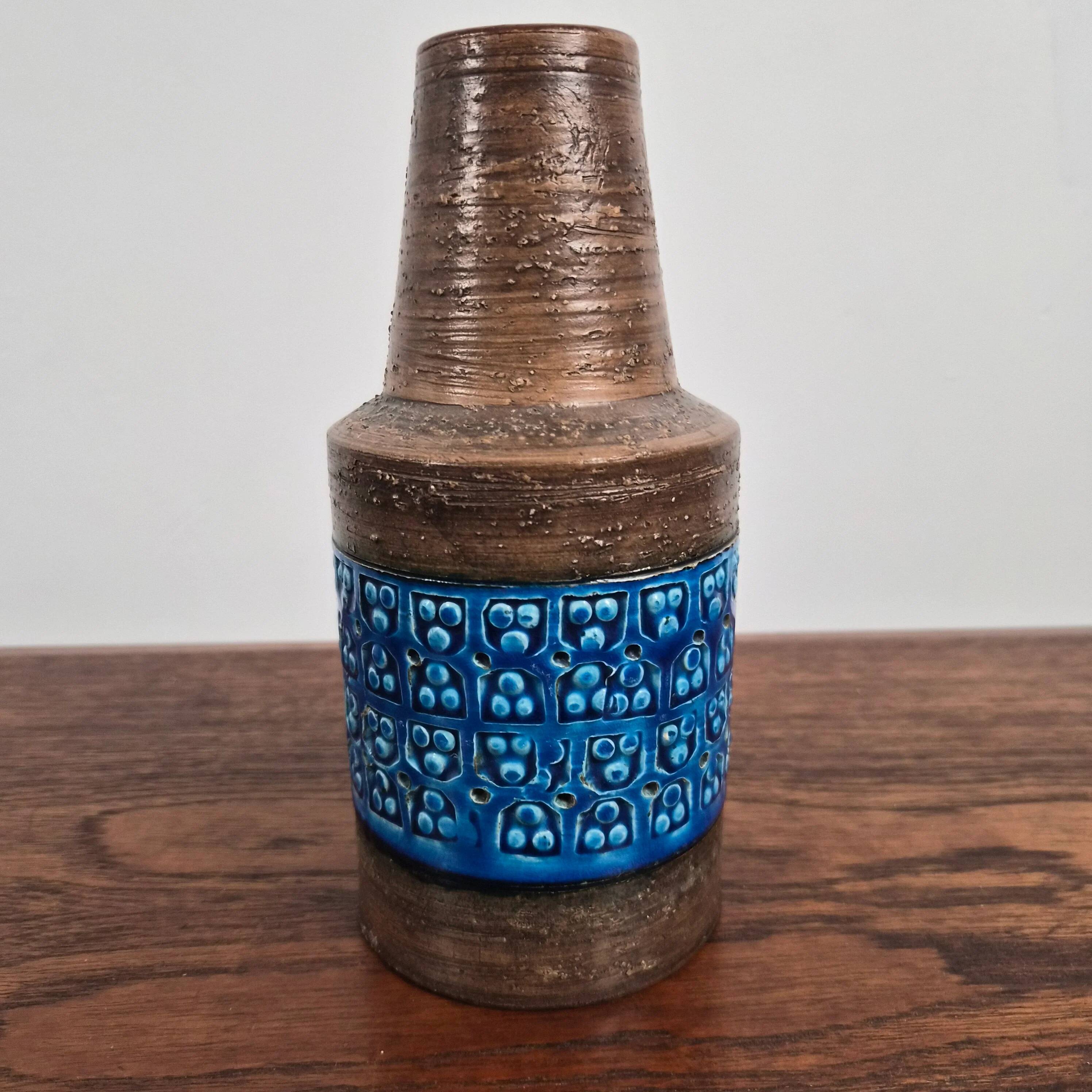 Terracotta vase with trifoglio decoration, ceramic by Aldo Londi for Bitossi, Italy, 1960.