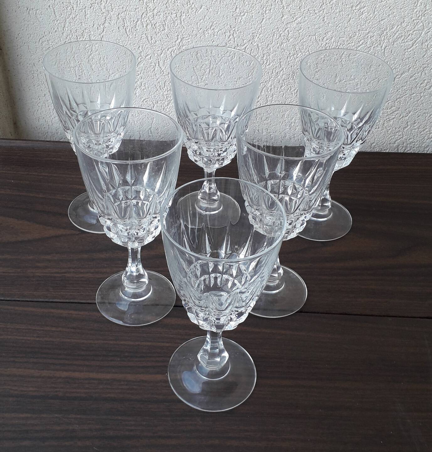 6 stemmed glasses