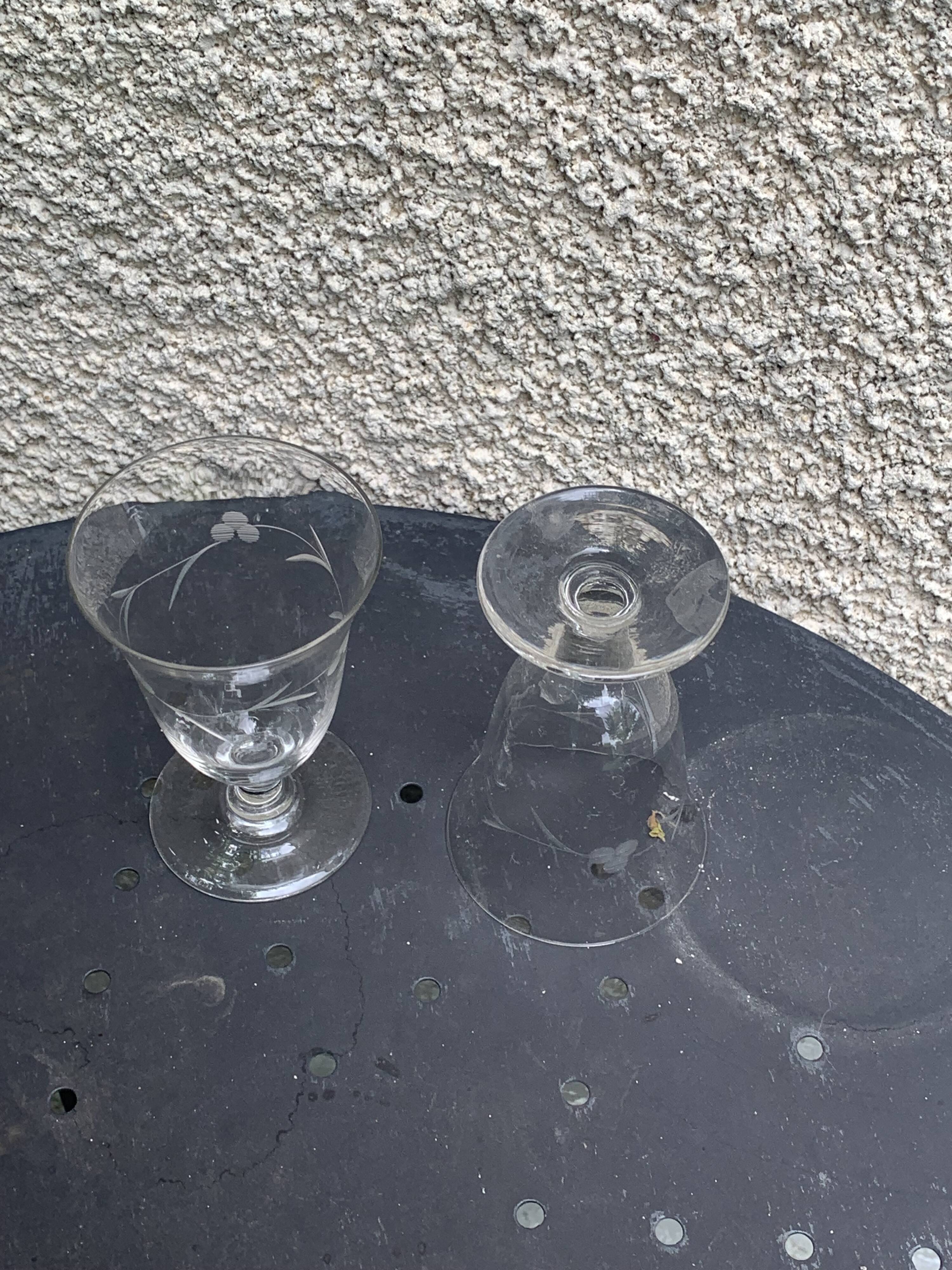 6 clear glass wine glasses with antique chiseled flower pattern