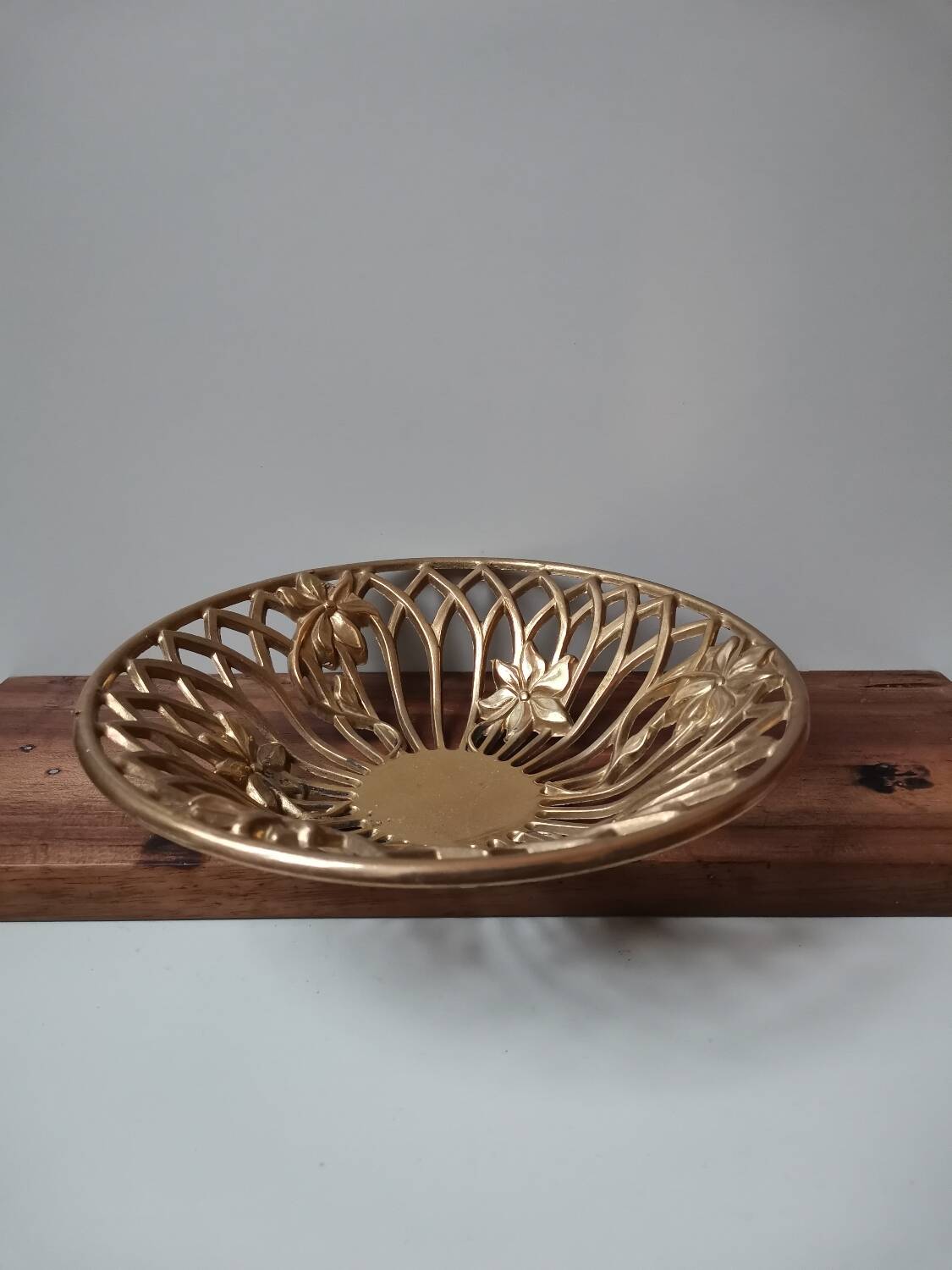 Large vintage cast brass fruit bowl with flower pattern
