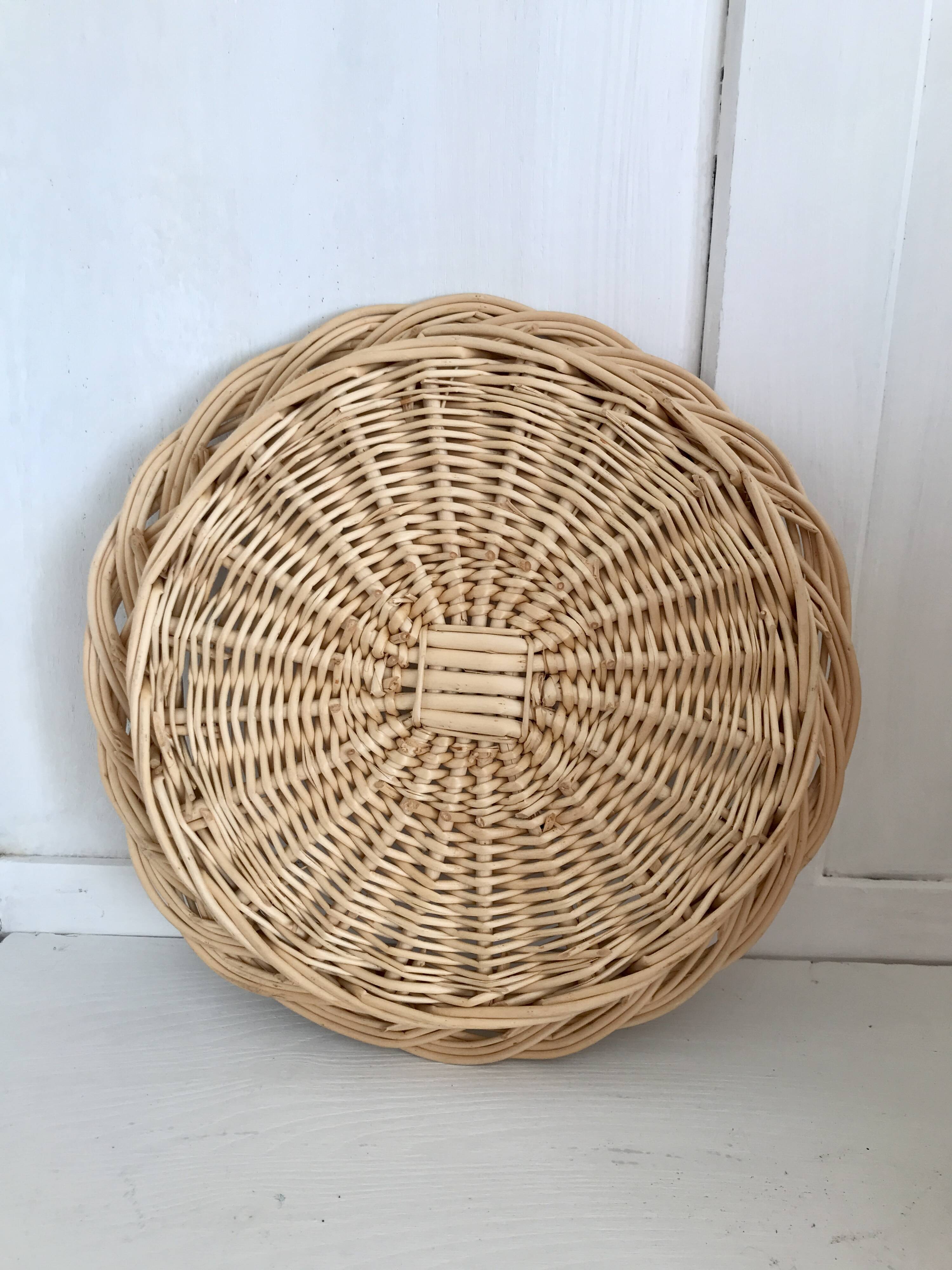Wicker basket, waste paper basket with lid