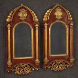 Paire de miroirs néo-gothiques du XXe siècle