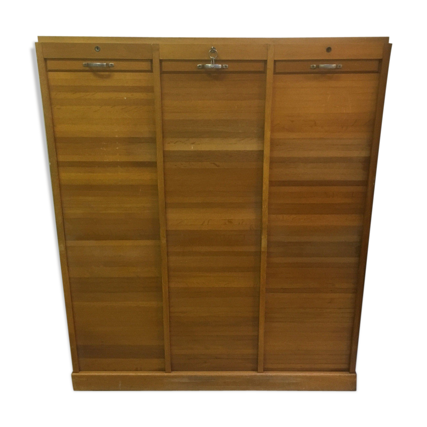 Meuble classeur triples à rideaux