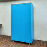 Compass foot cabinet