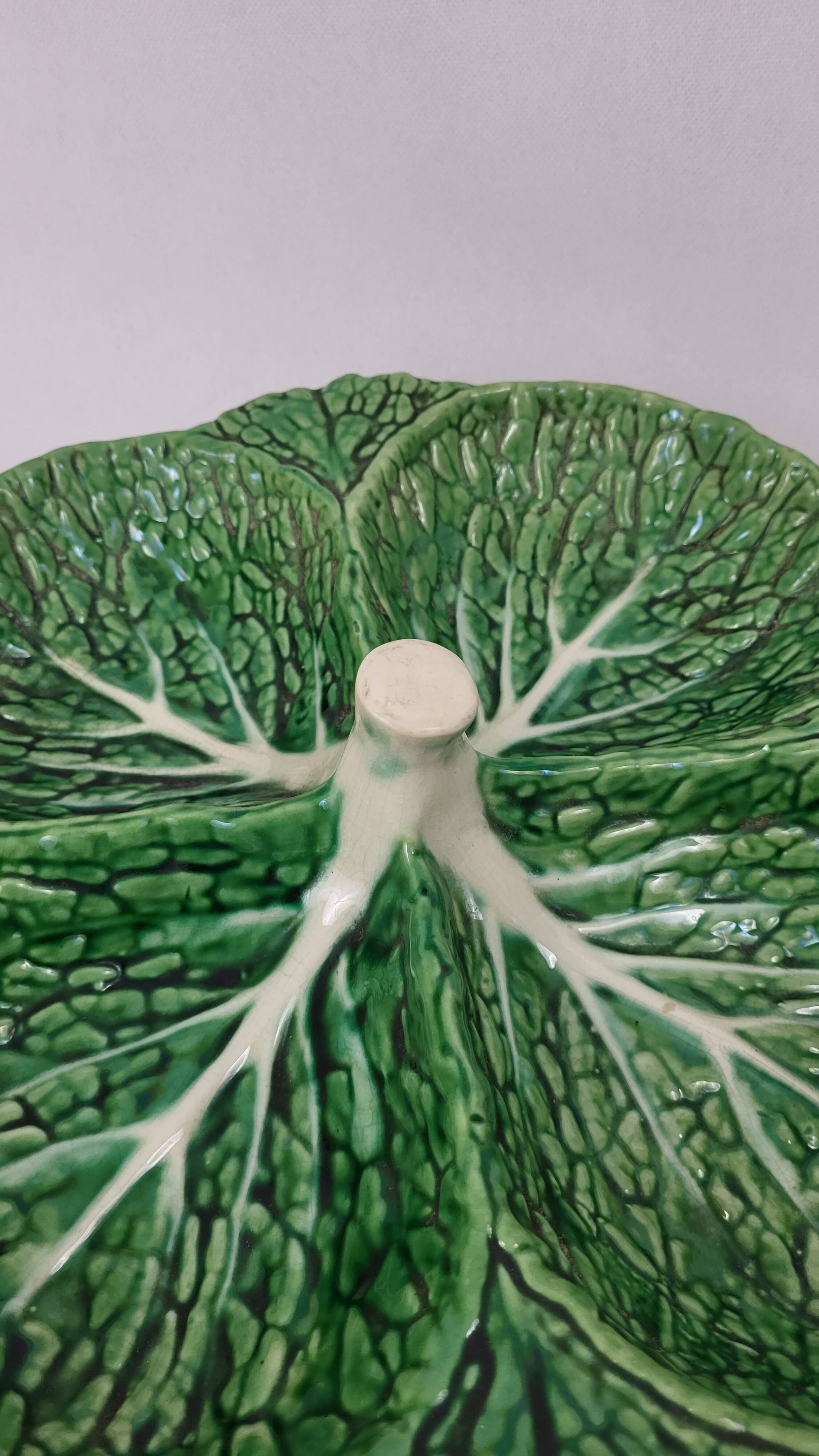 Serving dish / cabbage leaf slip