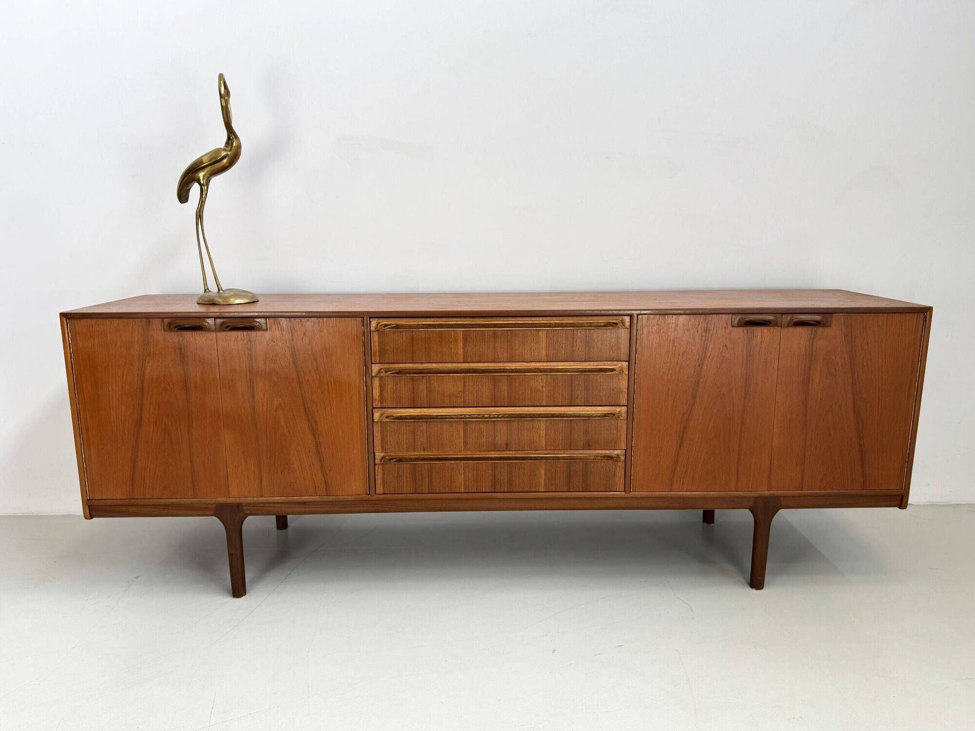 Vintage sideboard McIntosh model "Dunbar"