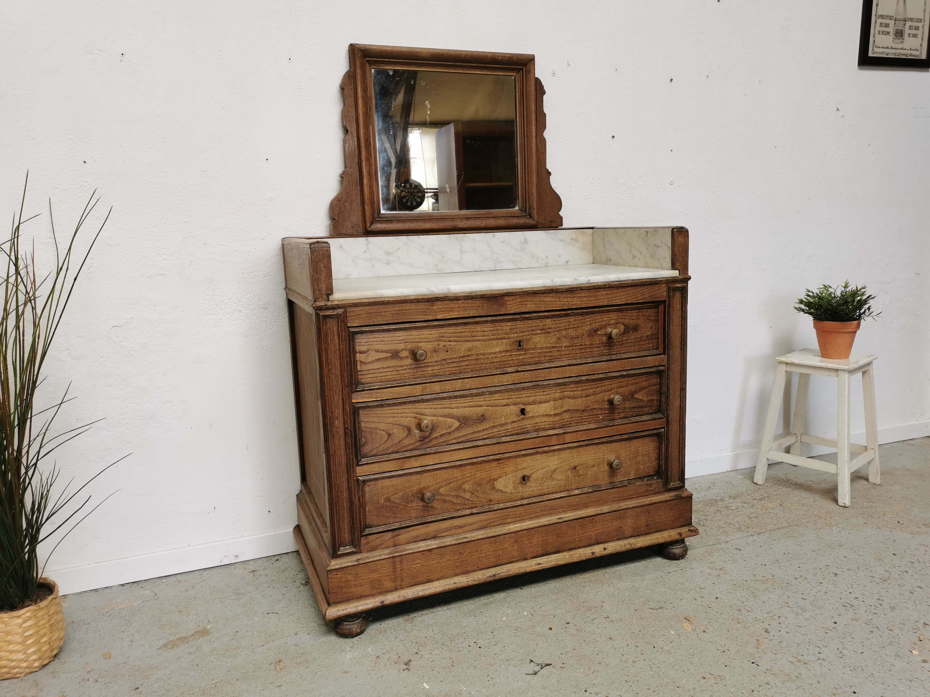 Commode coiffeuse 1900 en chêne et marbre