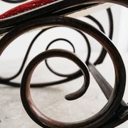 Fauteuil à bascule Thonet vintage design milieu du siècle