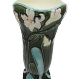 Vase barbotine Art-Nouveau décor fleurs d'Iris