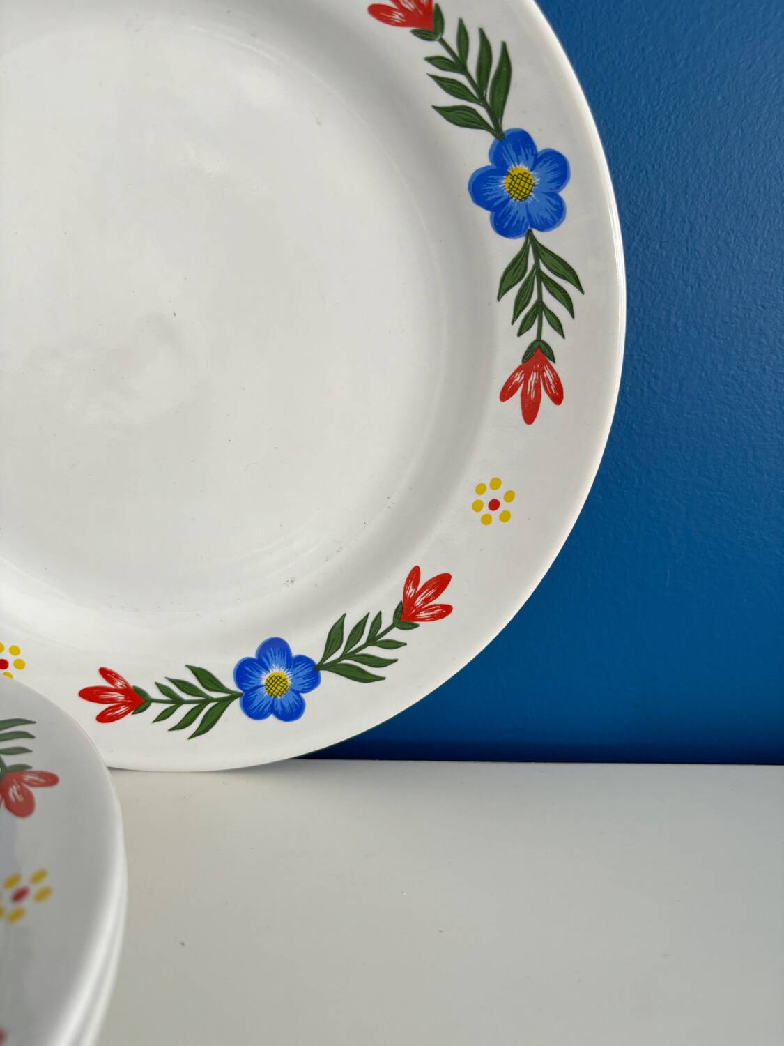 Set of 3 flat plates and 5 dessert plates with flower decoration, Tulowice Poland