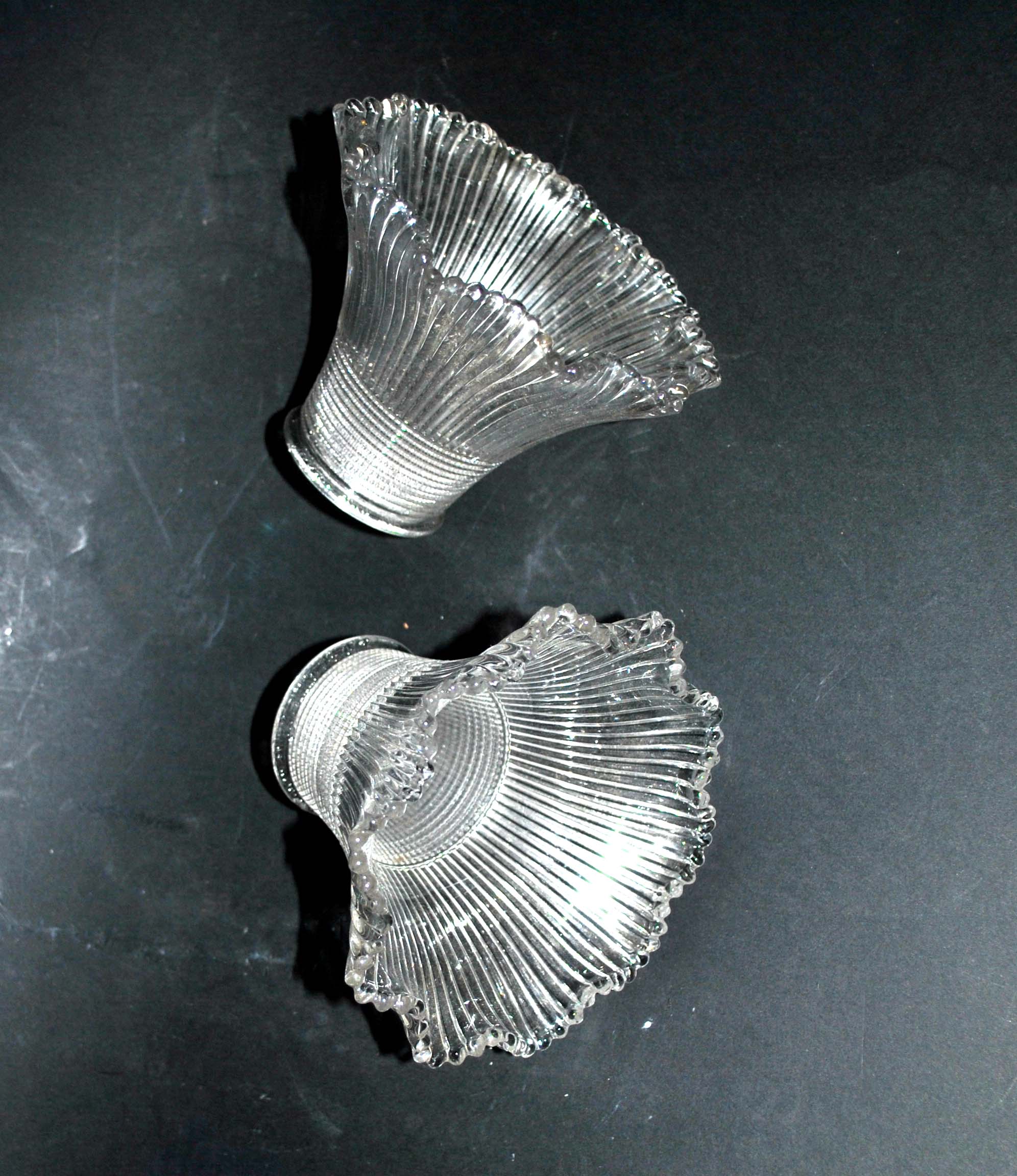 Set of 2 glasses of lamps