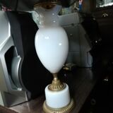 Vintage lamp with white opaline foot