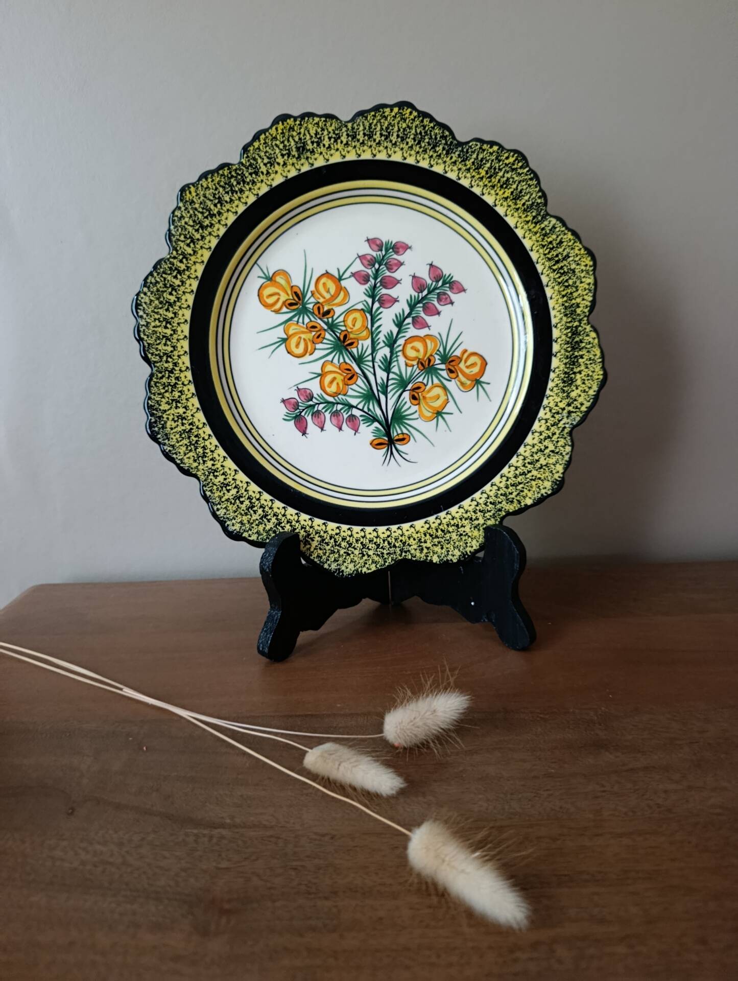 Henriot Quimper wall plate | gorse & heather flowers 1945/70