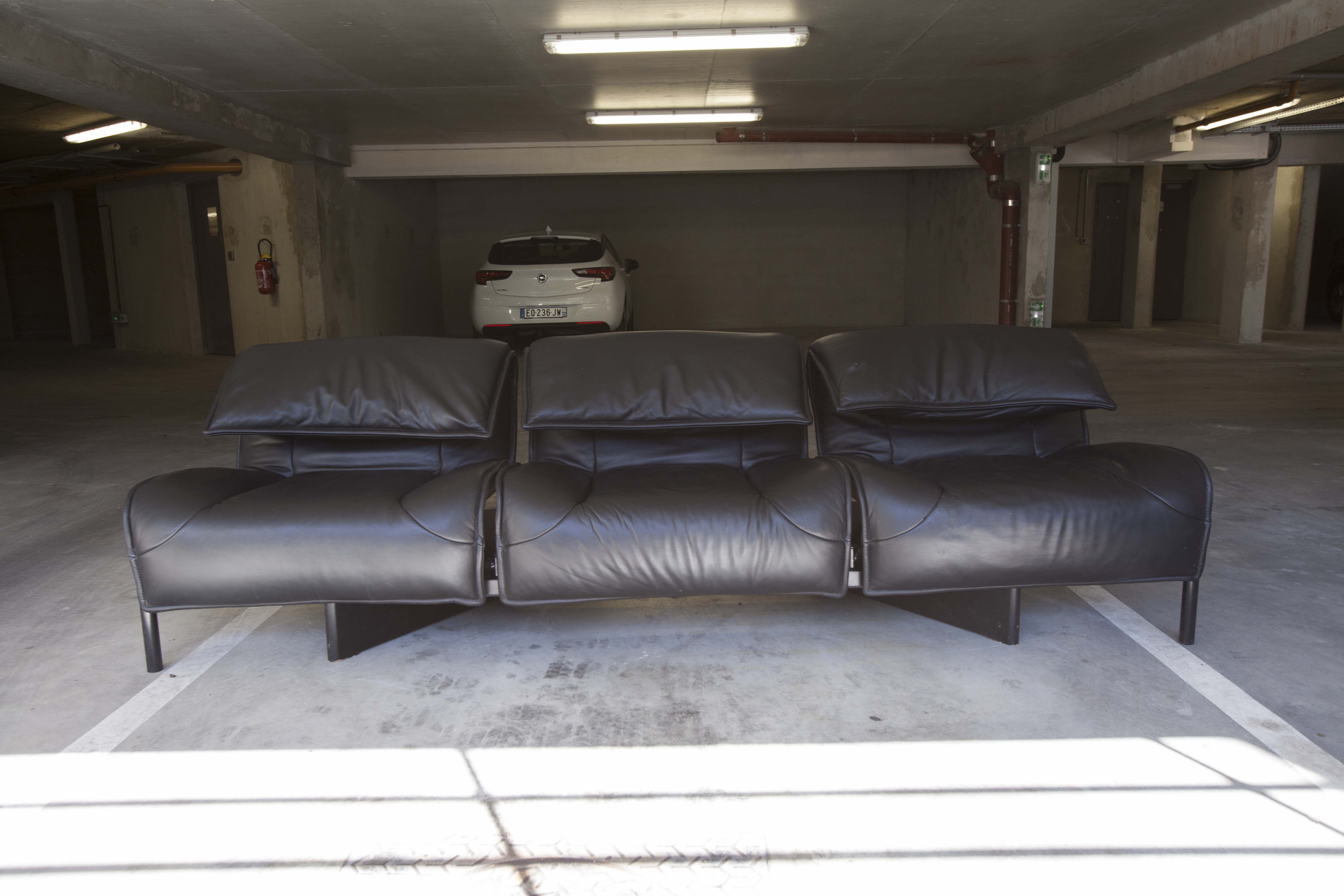 Leather sofa model "Veranda" Vico Magistretti for Cassina