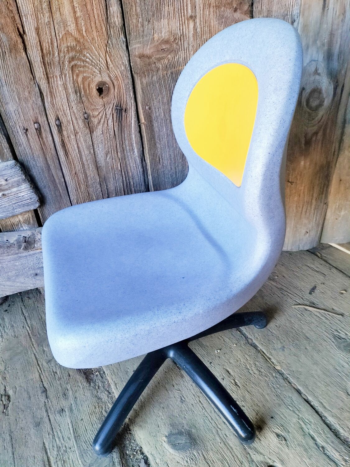 90's waiting chair