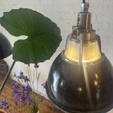 „Alma“ Ukrainische Industrieleuchte schwarz