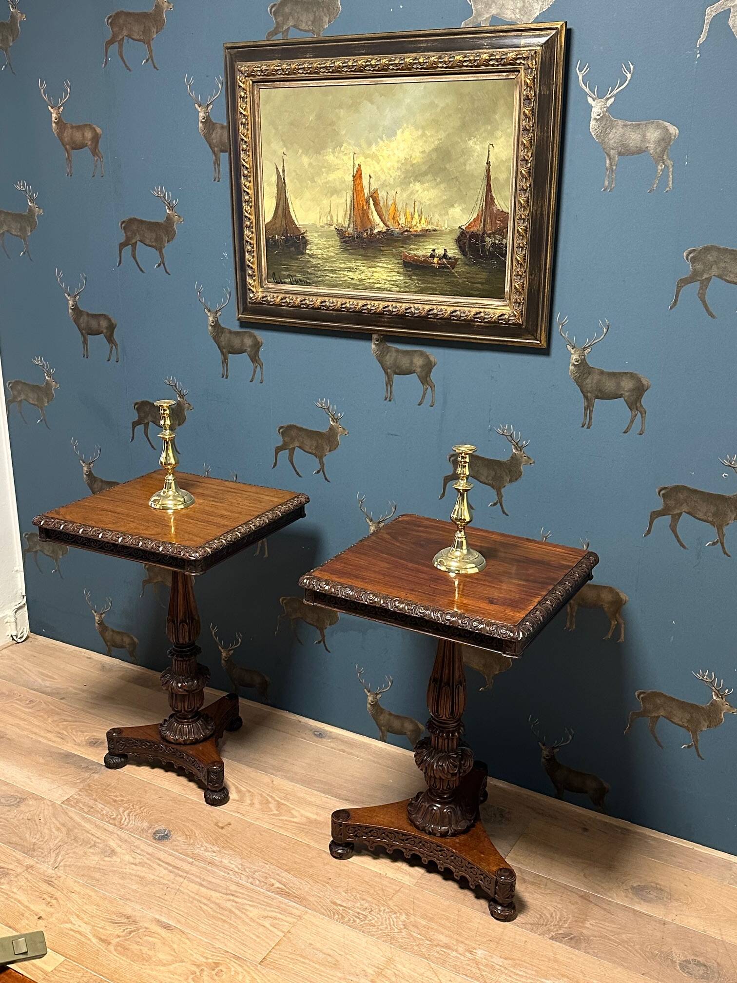 ensemble de 2 tables à plateau basculant anglo-indiennes
