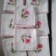 Lot de huit serviettes brodées