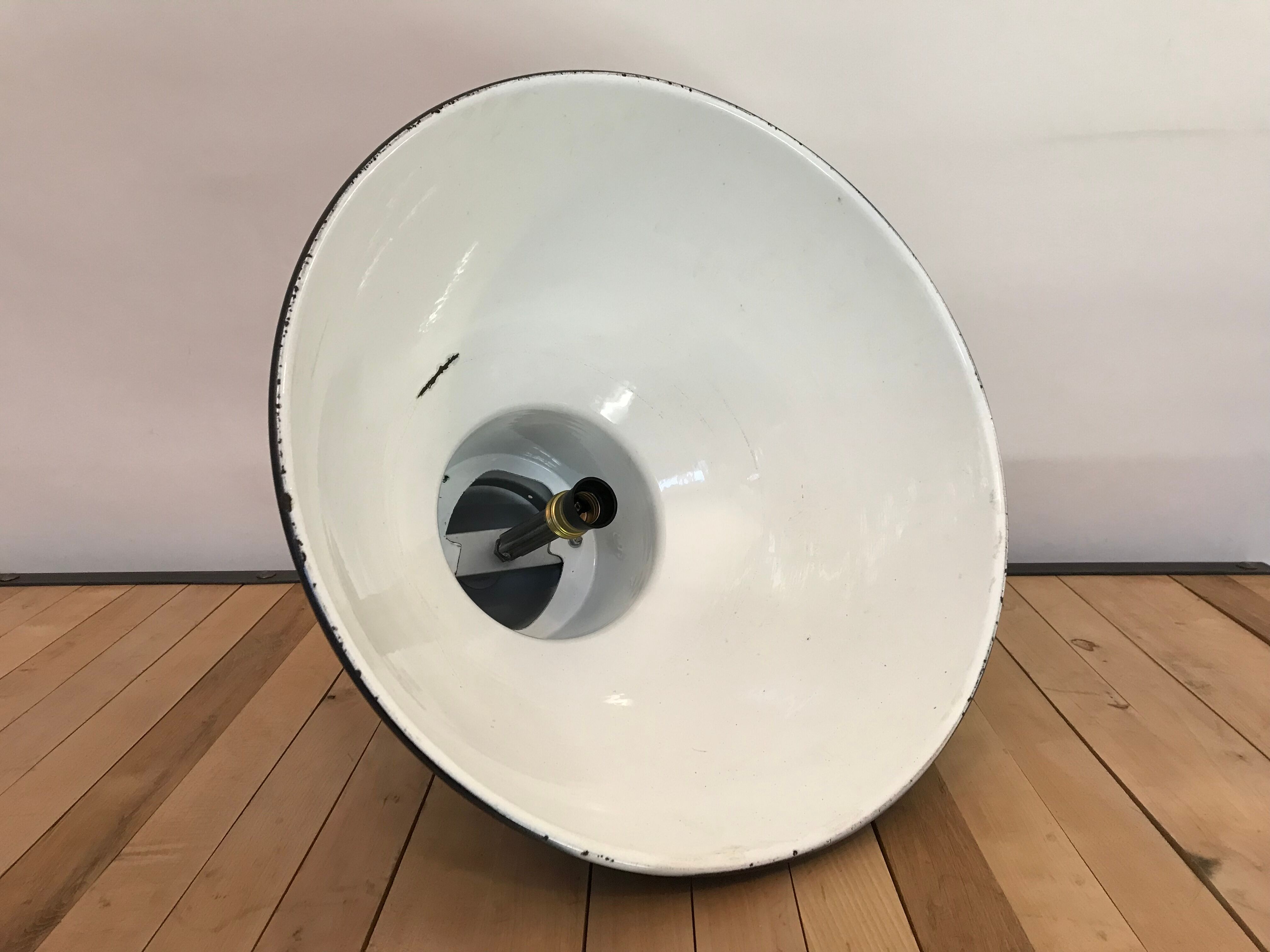 Large metal enamelled sheet metal workshop suspension lamp