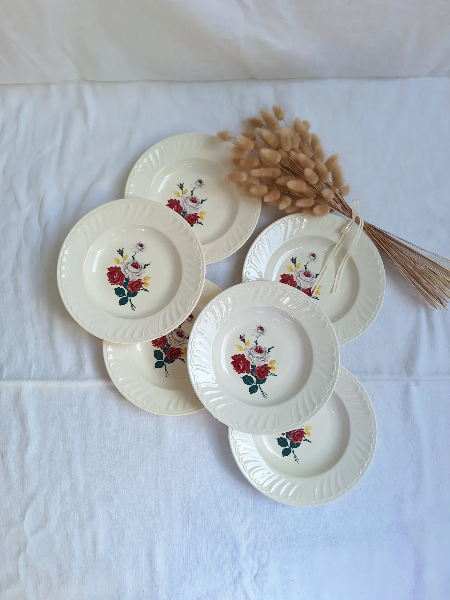 Assiettes creuses à fleurs