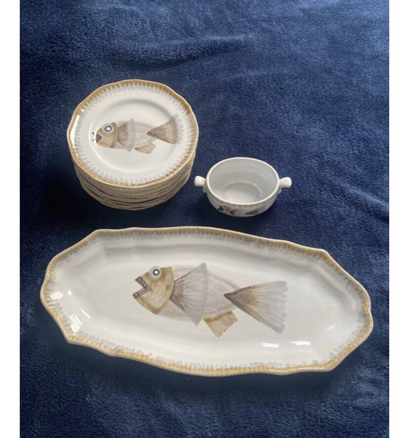 Flat plate sauce boat