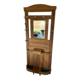 Entrance cloakroom
