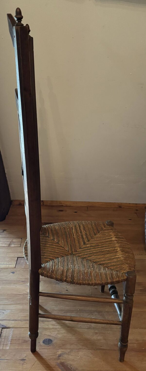 Chaise de nourrice ancienne en bois et paille Bretagne (fin XIXe / début XX