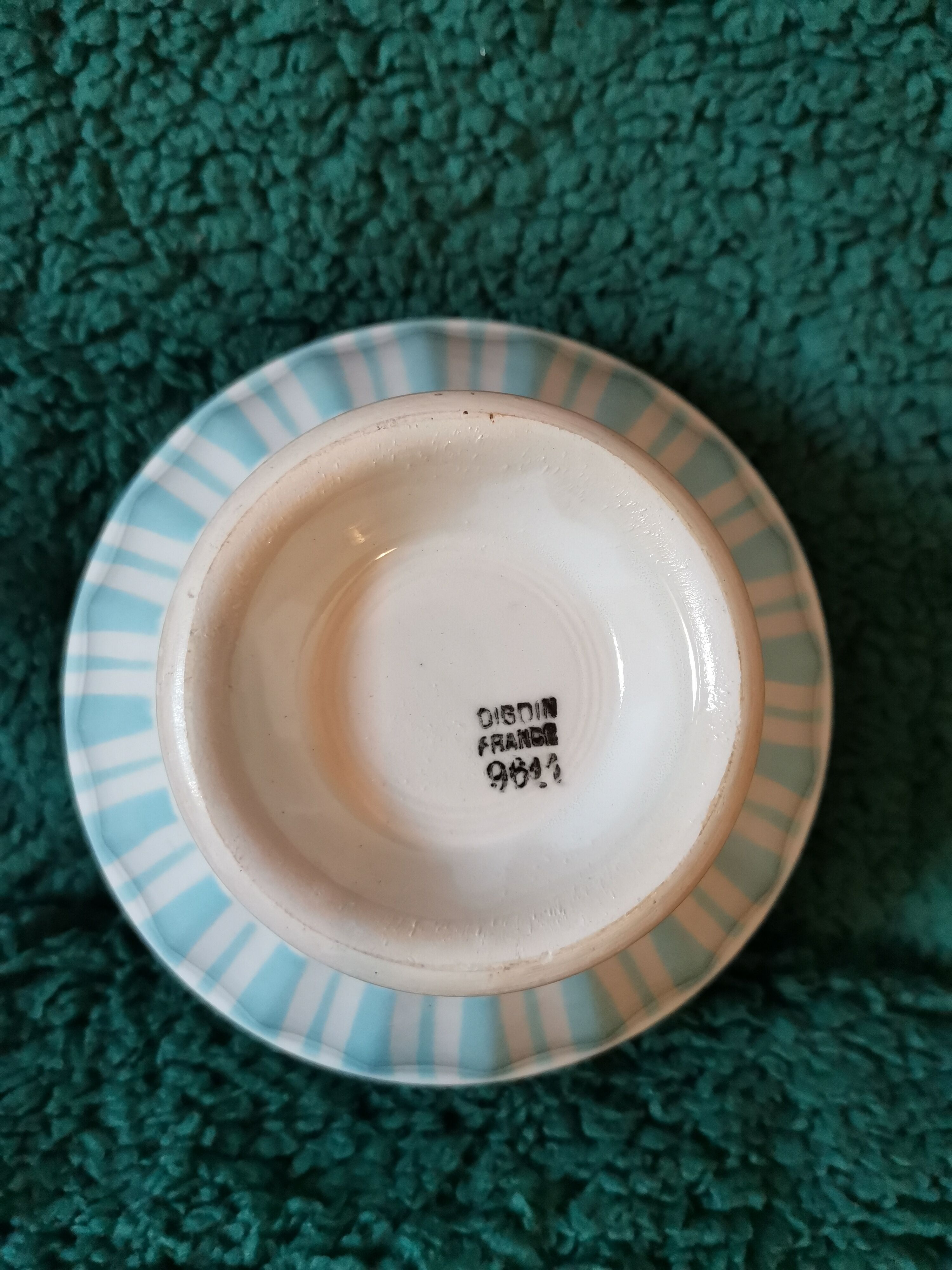 Old faceted Digoin bowl 03